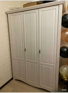 Мебель бу (шкаф+стол+комод+колонка)