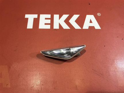 Повторитель в крыло бмв Х5 Е70