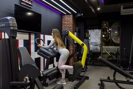 Спортивный костюм M