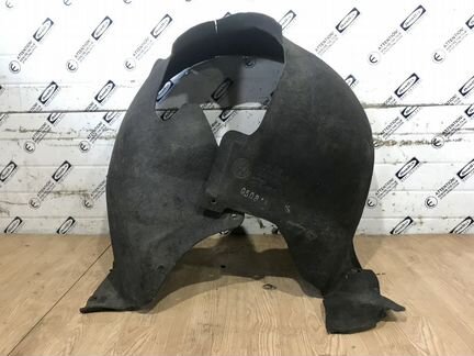 Локер передний левый войлок Volkswagen Touareg GP