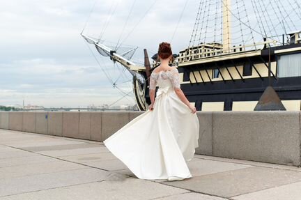 Свадебное платье цвета айвори