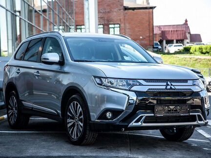 Mitsubishi Outlander 2.0 CVT, 2020