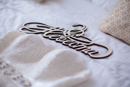 Свадебные вешалки 