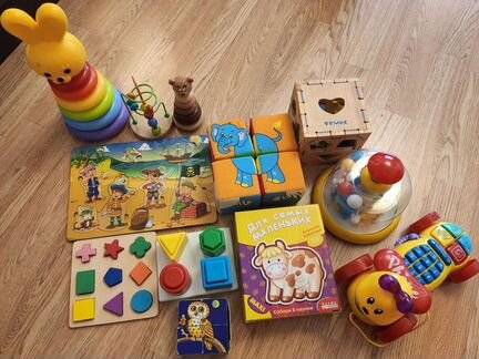Развивающие игрушки пакетом