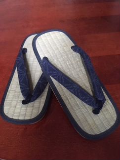 Японские шлепанцы Дзори