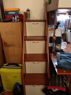 Кровать-чердак со шкафом и письменным столом