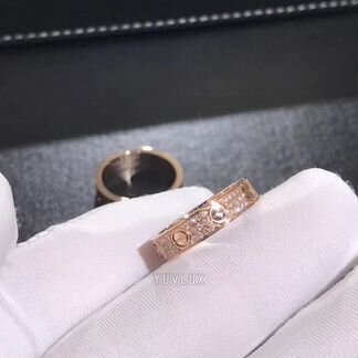 Золотое кольцо Cartier Love с бриллиантами 0.31 ct
