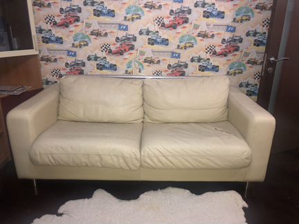 Кожаный диван