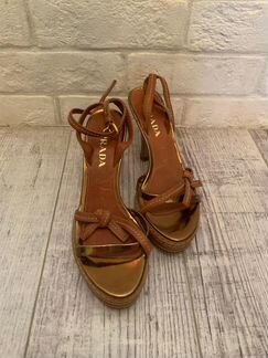 Босоножки Prada