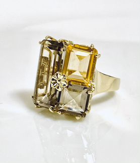 Золотое кольцо с раухтопазами и цитрином