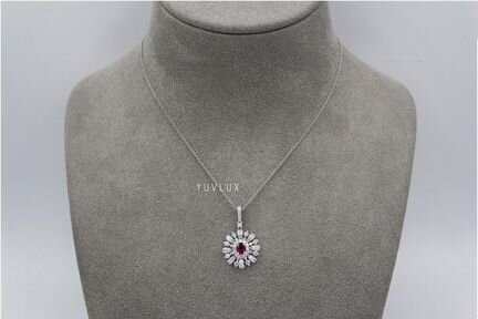 Золотая подвеска с рубином и бриллиантами 0.8 ct