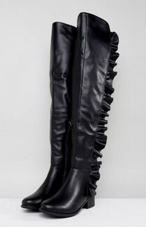 Сапоги выше колен на плоской подошве