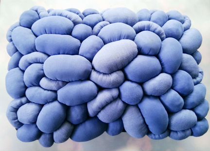 Подушка из камешков