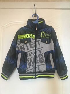 Ветровка для мальчика с капюшоном