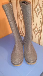 Продам новые сапоги