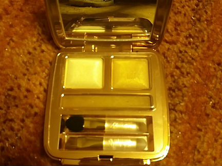 Тени для век