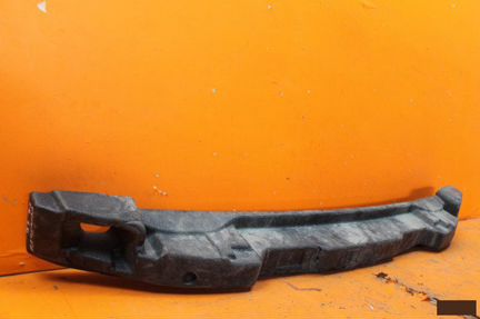 Абсорбер бампера передний Toyota Corolla E180