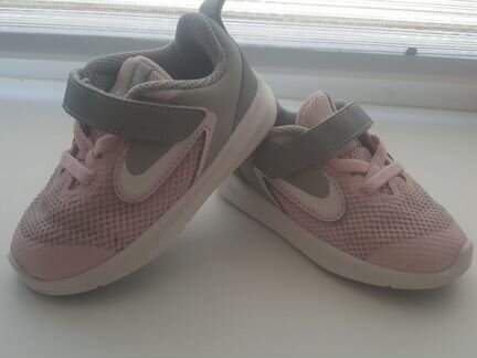 Кроссовки для девочки nike 22р