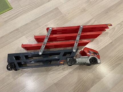 Хот Вилс Мега Грузовик