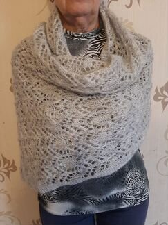Вязанный палантин