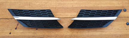 Решетка радиатора L+R Toyota Rav 4