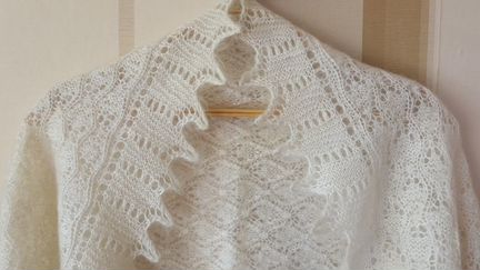 Палантин новый большой пуховый ажурный