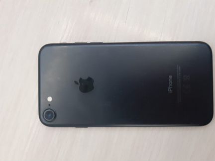 Телефон iPhone 7