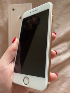 Телефон iPhone 8