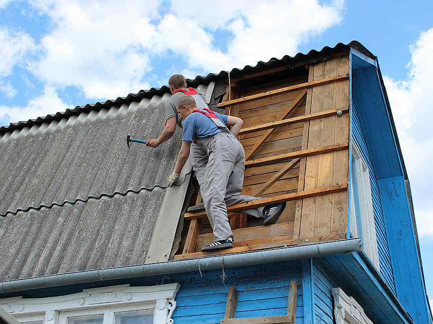 Замена крыши дома цены. Реконструкция крыши частного дома. Перекрыть крышу на даче. Починка крыши дачного дома. Перекрыть крышу дачного дома.