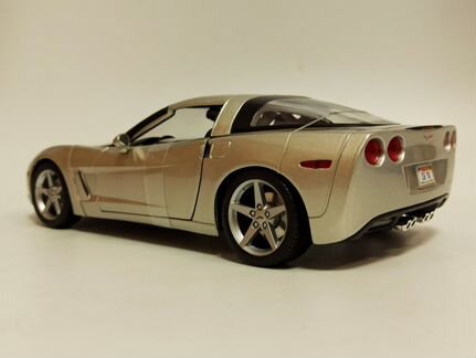 Chevrolet Corvette C6 2005 Coupe Silver 1:18