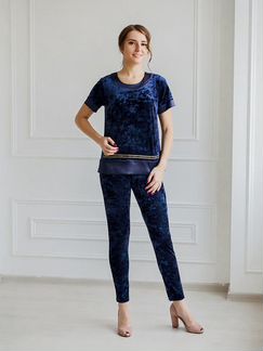 Костюм бархатный женский 48р