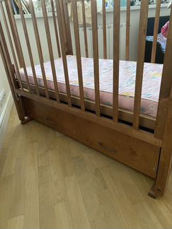 Кровать для новорождённых из дерева