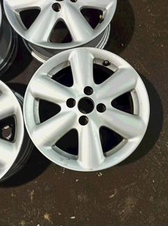 Диски бу оригинал R15 B на Nissan