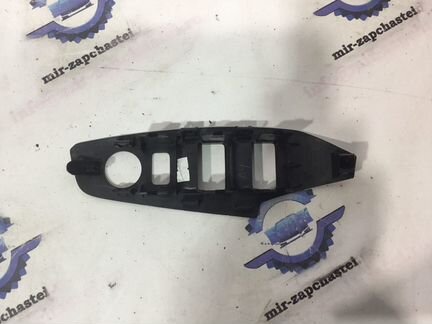 Накладка блок стеклоподъемника Mazda 3 BM/BN