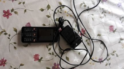 Мобильный телефон сони ериксон