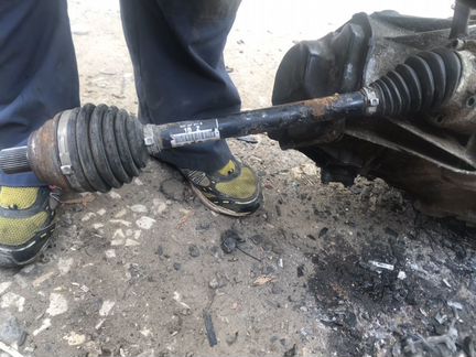 Привод левый МКПП на Шкоду Октавию а7