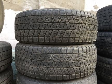Зимние шины Бриджстоун 235/65/17 в наличии 2шт