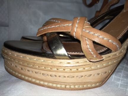 Босоножки Prada