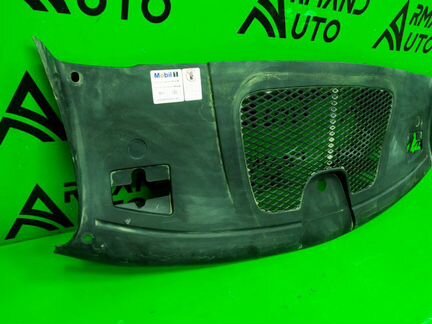 Накладка замка капота Porsche Macan 2014