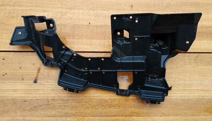 Кронштейн бампера зад Mercedes Benz C кузов 205