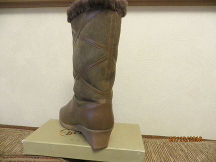 Новые Женские зимние сапоги 42 размер