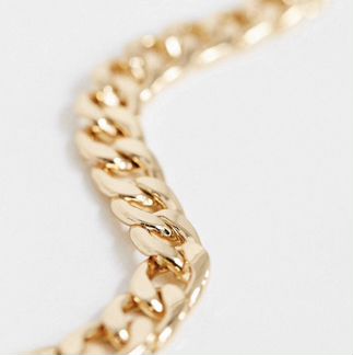 Золотистое ожерелье из цепочки с крупными звеньями