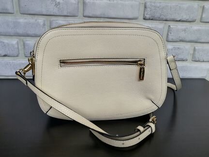 Сумочка белого цвета