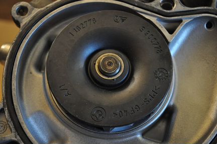 Помпа водяная BMW N62 7 E65, 5 E60 - 11517524551