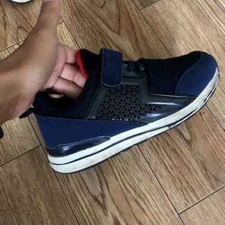 Кроссовки детские