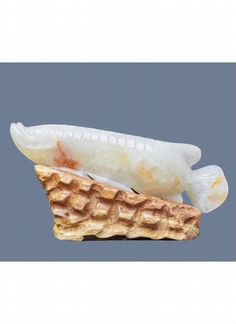 Статуэтка рыба из белого нефрита «символ мудрости»