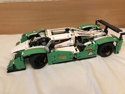 Lego Technic гоночный автомобиль