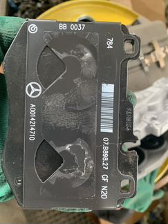 Тормозные колодки передние