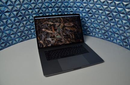MacBook Pro 15 2017 256Gb Space Gray