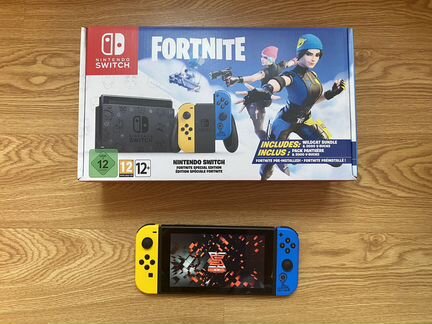 Nintendo Switch прошитая Fortnite Edition SX Core